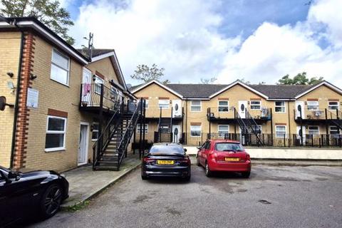 2 bedroom flat to rent, Uplands Close, Woolwich