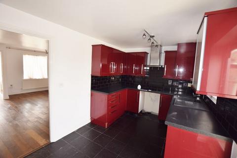 3 bedroom end of terrace house to rent, Floathaven Close, Central Thamesmead, London SE28