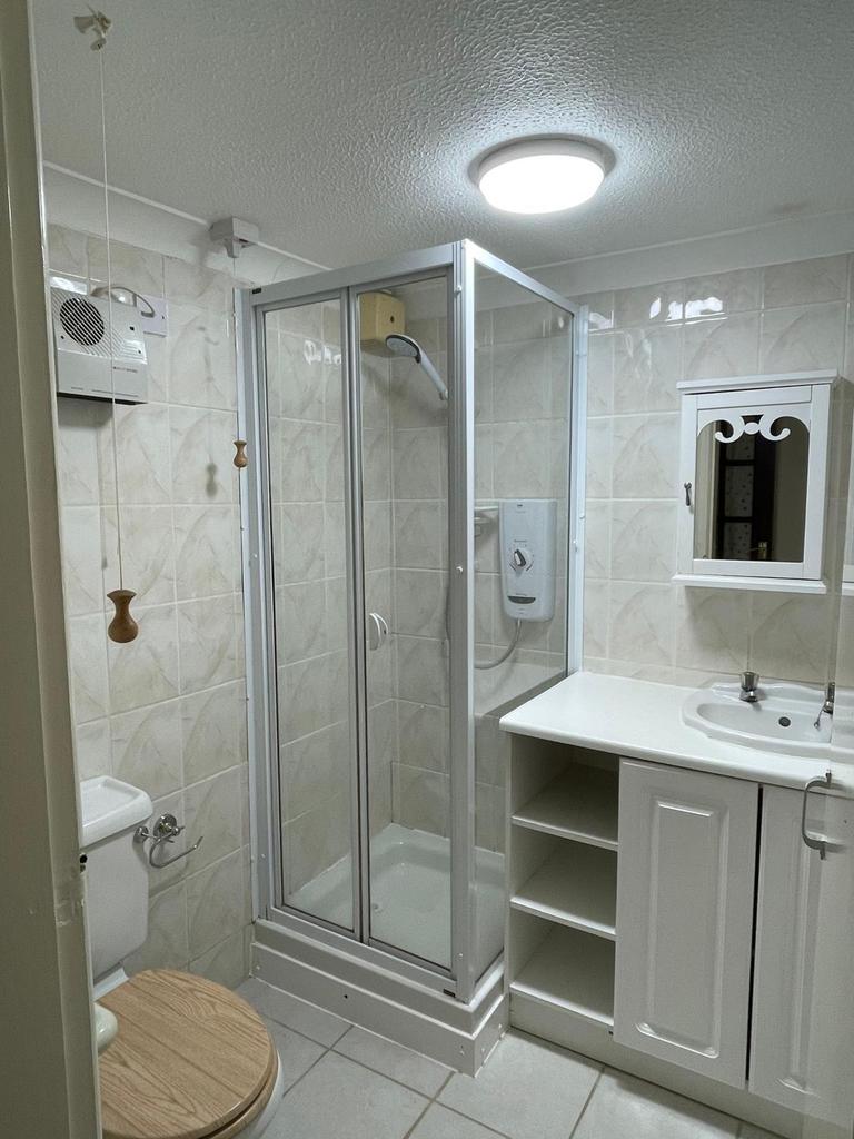 Annexe bathroom