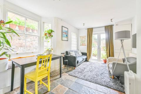 2 bedroom flat to rent, Shenley Road, Peckham, London, SE5