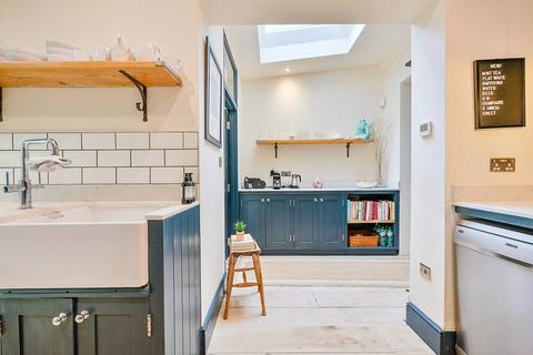 101 Wells House Road, London, NW10 6EA
