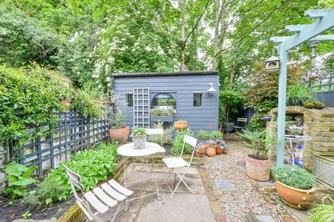 101 Wells House Road, London, NW10 6EA