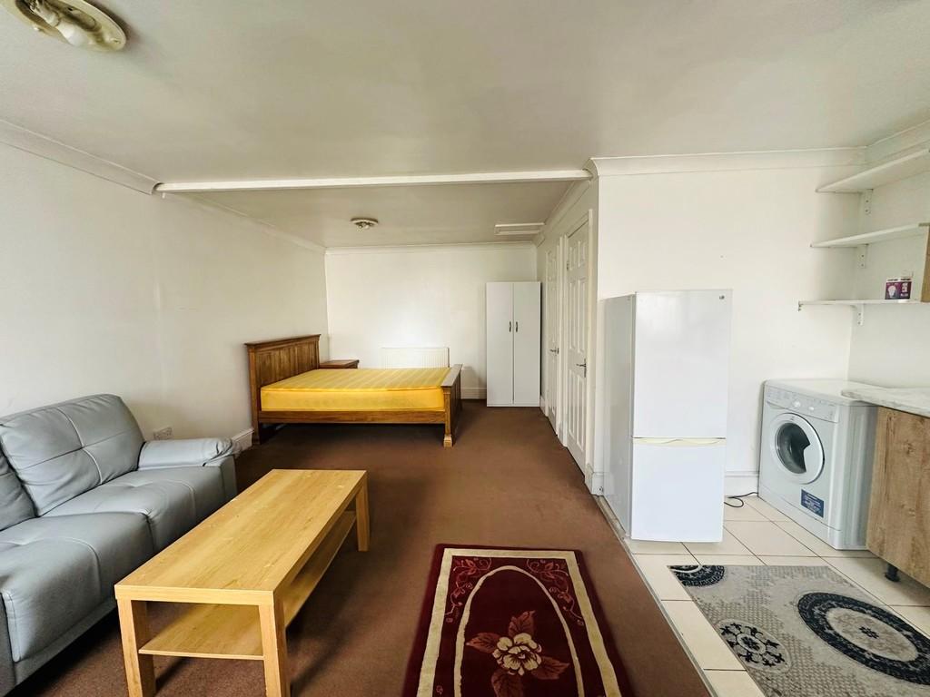 43 Christchurch road, isnide full view