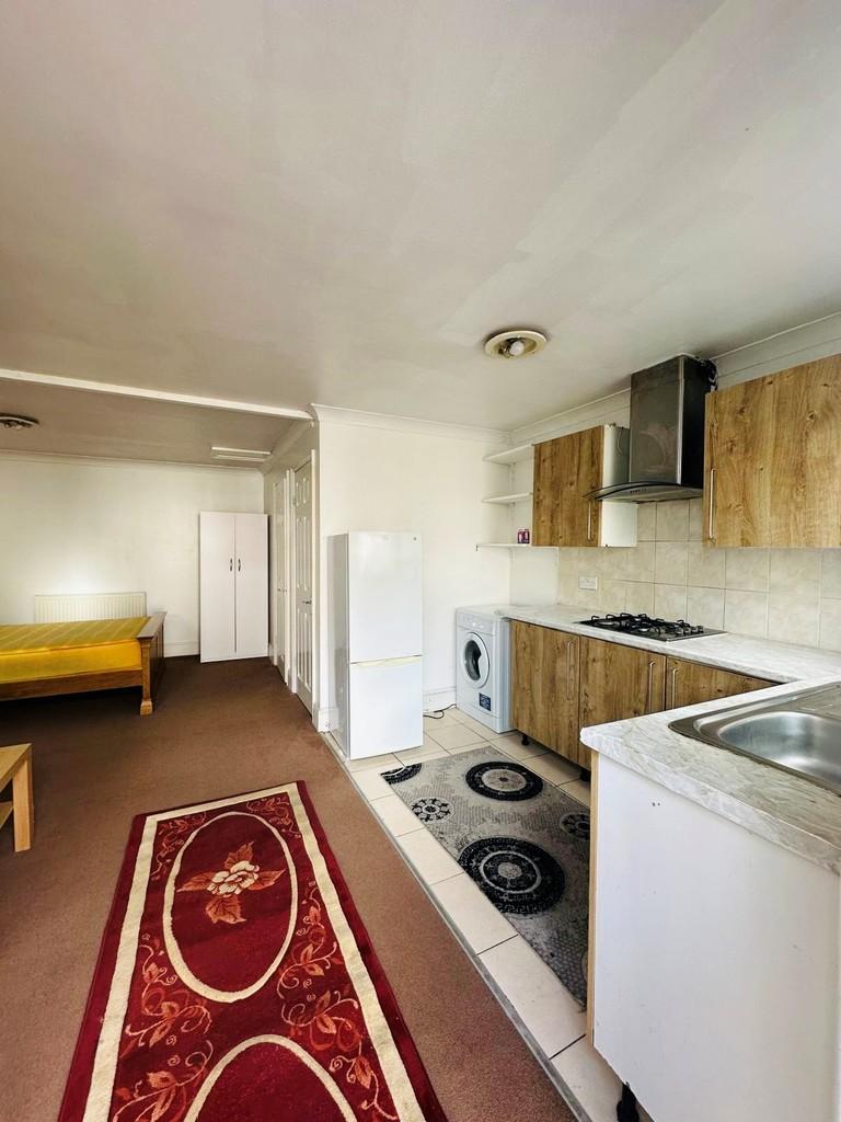 43 Christchurch road, kitchen bedroom side view