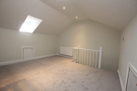 3 bedroom terraced house to rent, Catherine Street, Chester