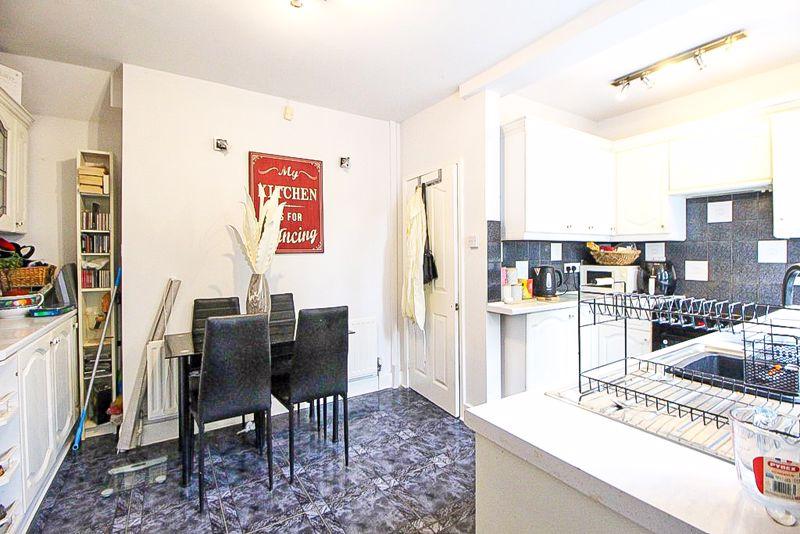 Dining kitchen