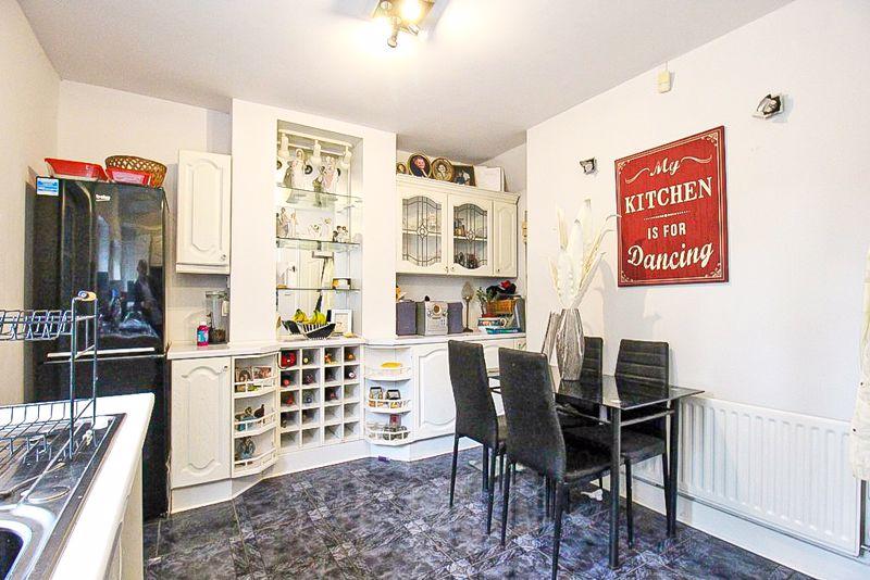 Dining kitchen