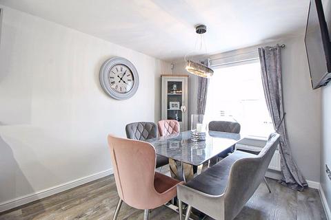 80 Herringbone Way, Kingswinford, DY6 7NF