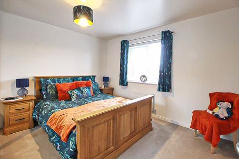 80 Herringbone Way, Kingswinford, DY6 7NF