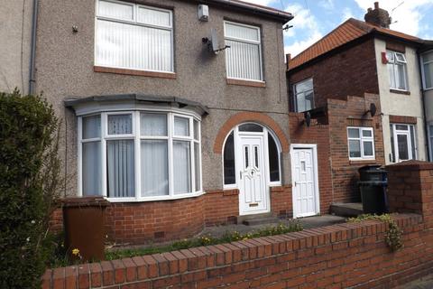 3 bedroom semi-detached house to rent, Hadrian Road, Newcastle upon Tyne NE4