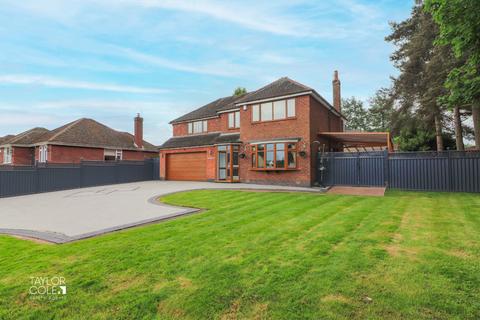 4 bedroom detached house for sale, Highfield Avenue, Amington