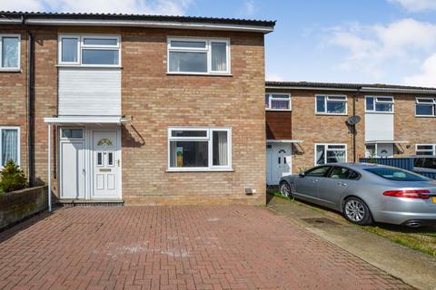 3 bedroom semi-detached house for sale, Mountbatten Avenue, Stamford