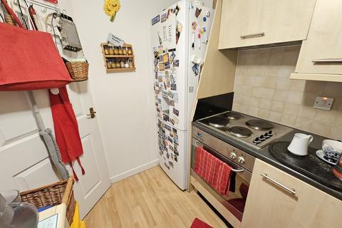 1 bedroom ground floor maisonette for sale, Sledmoor Road, Manchester