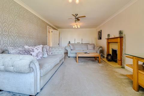 4 bedroom detached house for sale, St. Clements Crescent, Benfleet, SS7