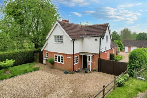 3 bedroom detached house for sale, Hole Lane, Bentley