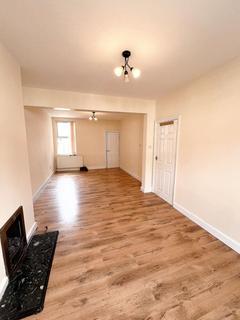 3 bedroom house to rent, Ombersley Road, Bedford