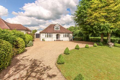 3 bedroom chalet for sale, Tring Hill, Tring