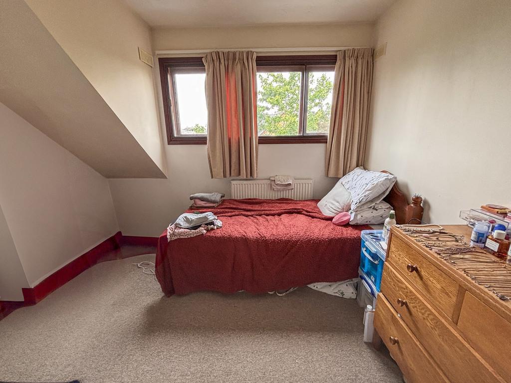 Bedroom photo 2