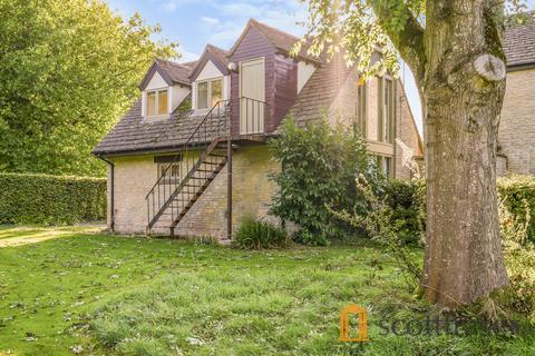 1 bedroom flat to rent, Orchard Close, Combe