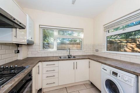 3 bedroom detached house to rent, Villiers Road, Kingston Upon Thames