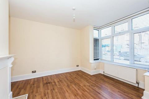 3 bedroom detached house to rent, Villiers Road, Kingston Upon Thames