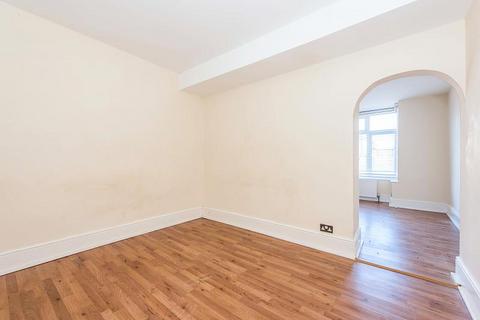 3 bedroom detached house to rent, Villiers Road, Kingston Upon Thames