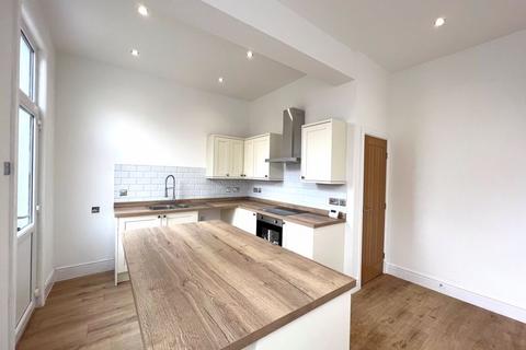 3 bedroom semi-detached house to rent, Byron Street, Manchester