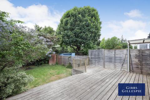 4 bedroom semi-detached house to rent, Meadow Road, Pinner