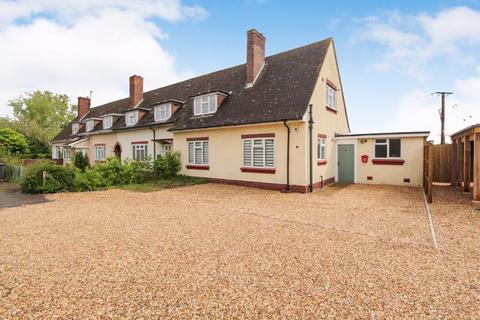 2 bedroom end of terrace house for sale, Howard Close, Bedford MK44