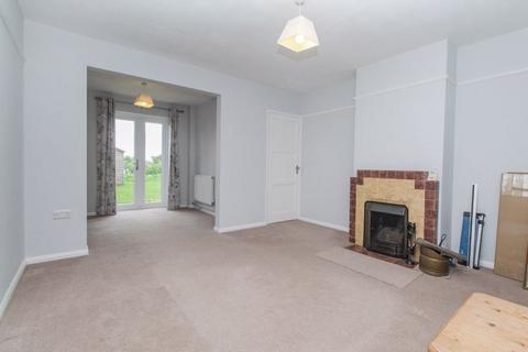 2 bedroom end of terrace house for sale, Howard Close, Bedford MK44