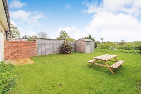 2 bedroom end of terrace house for sale, Howard Close, Bedford MK44