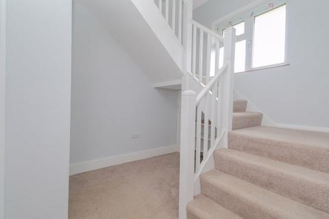 2 bedroom end of terrace house for sale, Howard Close, Bedford MK44