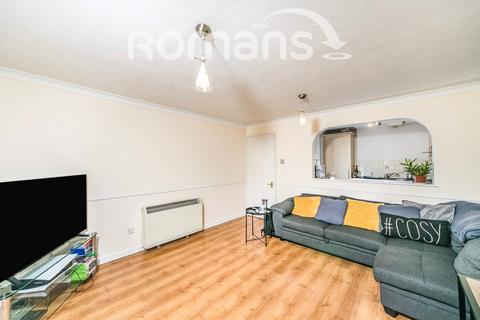 2 bedroom flat to rent, Hartigan Place, Woodley, RG5