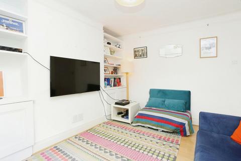 2 bedroom flat to rent, Howard Court, Peckham Rye, SE15