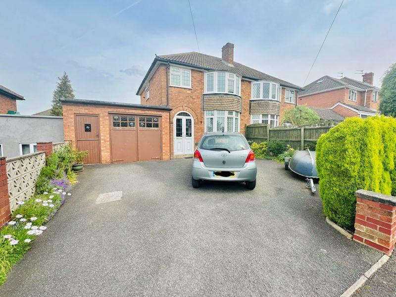 Southview Road, Sedgley DY3 3 bed semidetached house for sale £249,950