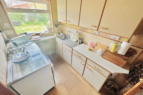 3 bedroom semi-detached house for sale, Southview Road, Sedgley DY3
