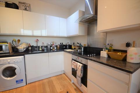 1 bedroom apartment to rent, Cornwall House, High Street Slough
