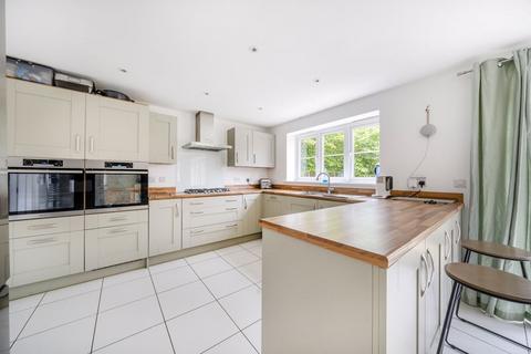 5 bedroom detached house for sale, Dacey Drive, Bicester OX25