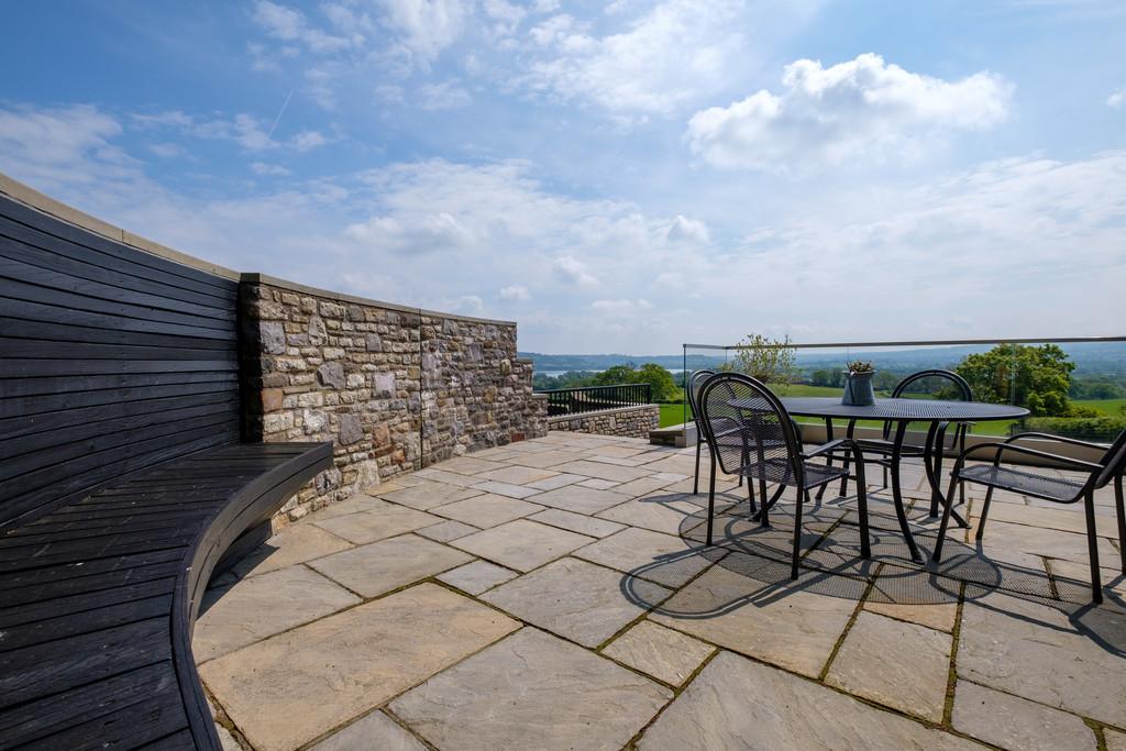 Patio & Seating for Dining