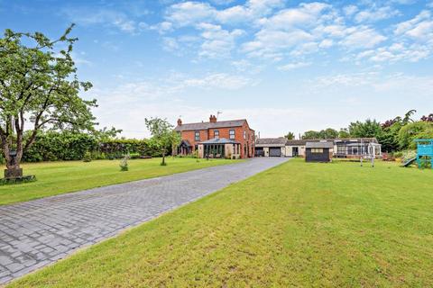 5 bedroom detached house for sale, Holt LL13