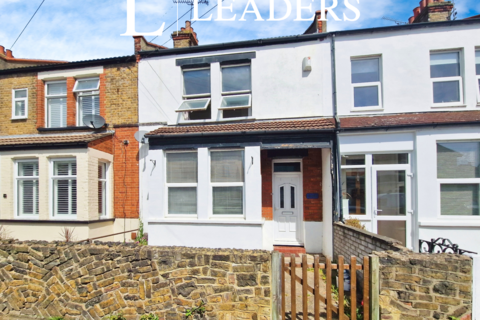 2 bedroom terraced house to rent, North Avenue, Southend, Essex, SS2