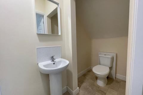 1 bedroom in a house share to rent, Grove Mount, South Kirkby, Pontefract, WF9 3PJ