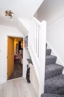 3 bedroom apartment to rent, Allensbank Road, Cardiff CF14