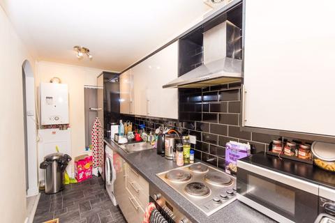 3 bedroom apartment to rent, Allensbank Road, Cardiff CF14