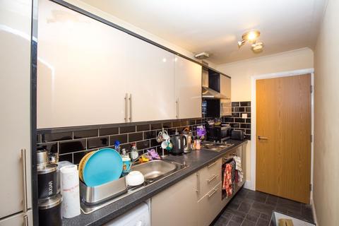 3 bedroom apartment to rent, Allensbank Road, Cardiff CF14