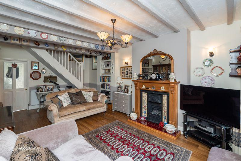 Belle Vue, Stourbridge DY8 2 bed terraced house for sale £225,000