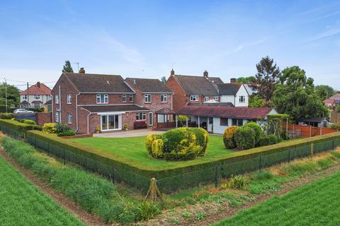 5 bedroom detached house for sale, Colchester Road, Ardleigh, Colchester