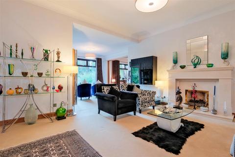 4 bedroom detached house for sale, Kyle Park Drive, Uddingston