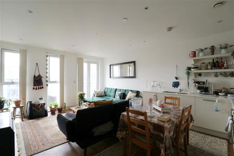 2 bedroom flat for sale, Hatton Road, London