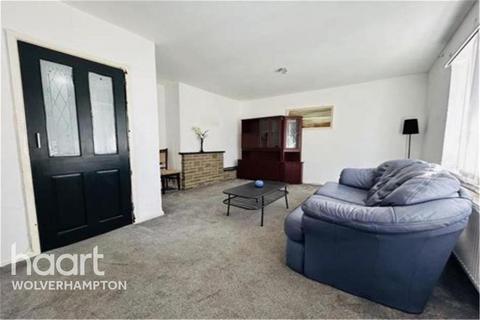 4 bedroom semi-detached house to rent, Castlecroft Road
